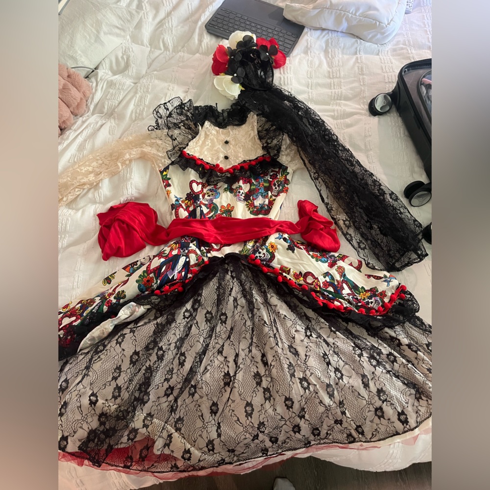 Halloween costume size XS - Picture 4 of 5